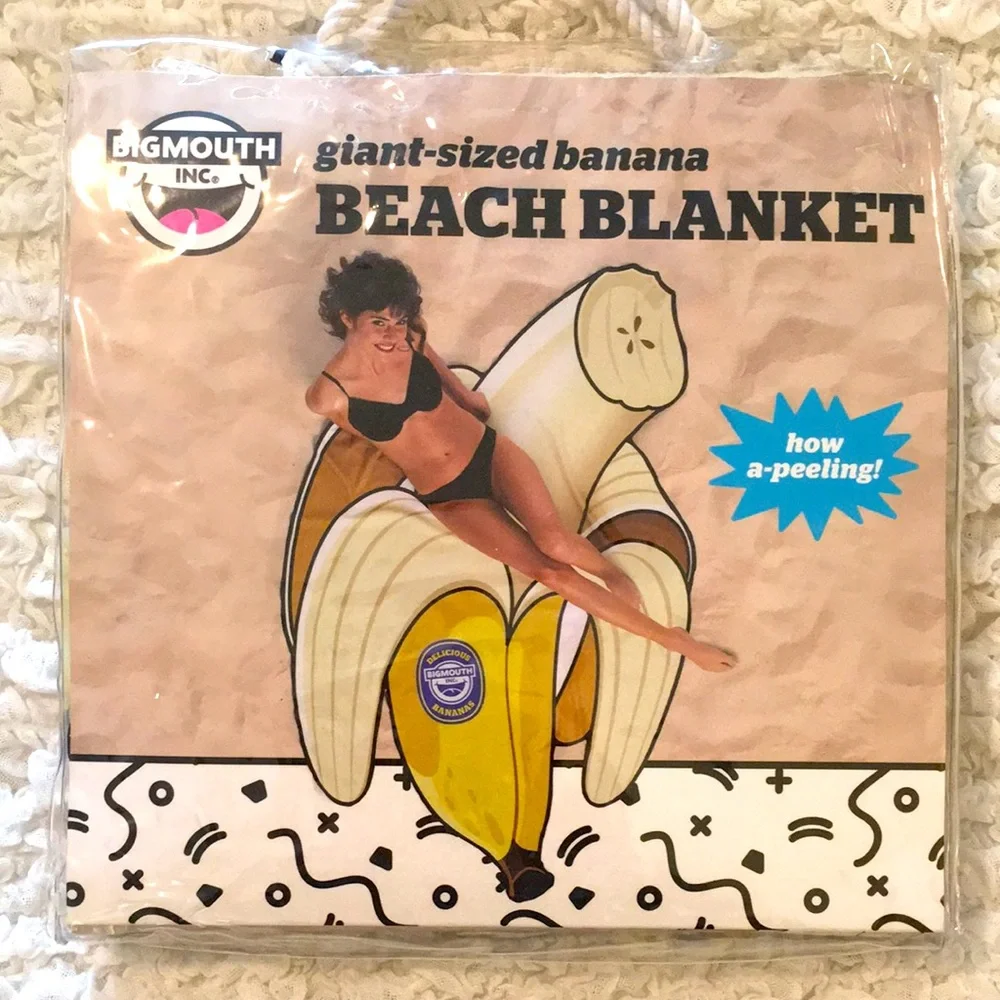 ๐ Banana Beach Blanket ๐ - Picture 1 of 8